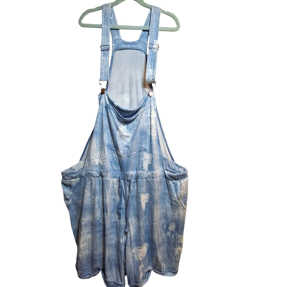 Overall shorts plus size 3x blue white clouds comfy nwt